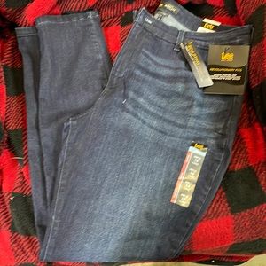 Brand new Lee’s skinny jeans, darn blue